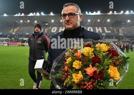 Lovanio, Belgio. 27 febbraio 2024. Il capo allenatore belga Ives Serneels ha onorato per le sue 150 presenze dopo una partita di calcio tra la nazionale belga femminile, i Red Flames e l'Ungheria, il ritorno nelle partite di promozione e retrocessione della Liga A 2023-2024 della UEFA Women's Nations League, martedì 27 febbraio 2024, a Heverlee, Lovanio. Il Belgio ha vinto la partita di andata con un punteggio di 1-5. BELGA PHOTO DAVID CATRY credito: Belga News Agency/Alamy Live News Foto Stock