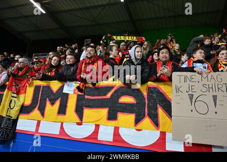 Lovanio, Belgio. 27 febbraio 2024. Tifosi e tifosi belgi nella foto dopo una partita di calcio tra la nazionale femminile belga, le fiamme rosse e l'Ungheria, il ritorno nelle partite di promozione e retrocessione della competizione UEFA Women's Nations League 2023-2024 Liga A, martedì 27 febbraio 2024, a Heverlee, Lovanio. Il Belgio ha vinto la partita di andata con un punteggio di 1-5. BELGA PHOTO DAVID CATRY credito: Belga News Agency/Alamy Live News Foto Stock