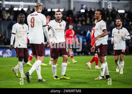 Luton, Regno Unito. 25 febbraio 2024. Il Mateo Kovacic (centro) del Manchester City celebra il sesto gol della squadra durante la partita del Luton Town FC contro Manchester City FC Emirates fa Cup del 5° turno a Kenilworth Road, Luton, Inghilterra, Regno Unito il 27 febbraio 2024 Credit: Every Second Media/Alamy Live News Foto Stock