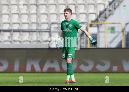 Cracovia, Polonia. 25 febbraio 2024. Oliwier Zych del Puszcza Niepolomice visto durante la partita di calcio polacca PKO Ekstraklasa League 2023/2024 tra Puszcza Niepolomice e Zaglebie Lubin allo stadio Cracovia. Punteggio finale; Puszcza Niepolomice 2:2 Zaglebie Lubin. (Foto di Grzegorz Wajda/SOPA Images/Sipa USA) credito: SIPA USA/Alamy Live News Foto Stock
