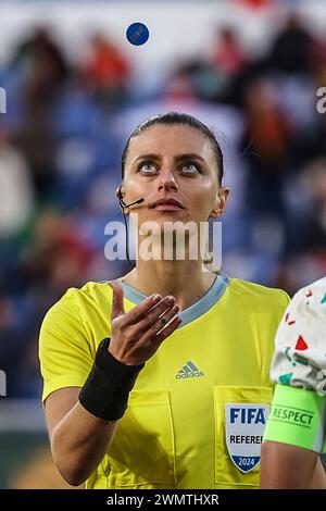 Estoril, Portogallo. 27 febbraio 2024. Estoril, Portogallo arbitro della partita Ana Maria Terteleac in amichevole tra Portogallo e Corea del Sud - Antonio Combra da Mota Stadium - Estoril, Portogallo (João Bravo/SPP) credito: SPP Sport Press Photo. /Alamy Live News Foto Stock