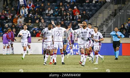 Chester, Pennsylvania, Stati Uniti. 27 febbraio 2024. 27 febbraio 2024, Chester PA, Stati Uniti: I giocatori del Deportivo Saprissa festeggiano dopo aver segnato un gol contro l'Unione nella prima fase della CONCACAF Champions Cup 2024 al Subaru Park. L'Unione ha vinto in punti aggregati per spostarsi nel turno di 16. Immagine di credito: © Ricky Fitchett via ZUMA Wire (immagine di credito: © Ricky Fitchett/ZUMA Press Wire) SOLO PER USO EDITORIALE! Non per USO commerciale! Foto Stock