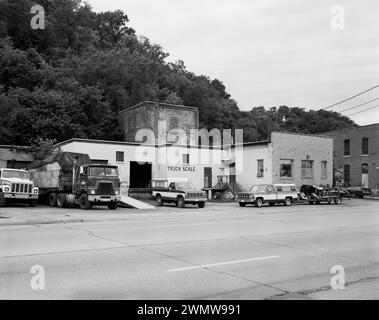 East Front e South Side. Vista sul nord-ovest - edifici commerciali e industriali, Ambrose Gleed Malthouse, 75 South Locust Street, Dubuque, Dubuque County, Iowa Foto Stock