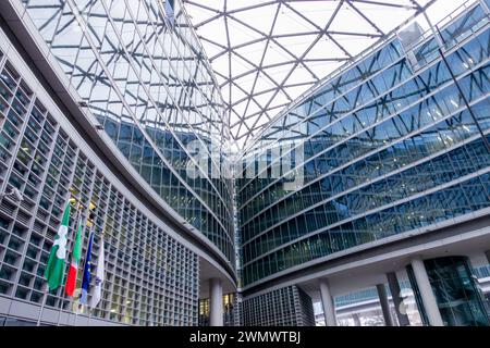 Milano, edificio moderno Palazzo Lombardia, sede amministrativa regionale. Milano, Italia Foto Stock