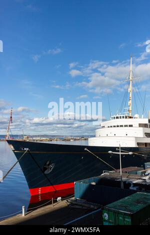 Il Royal Yacht Britannia era ormeggiato all'Ocean Terminal, Leith, Edimburgo, Scozia Foto Stock