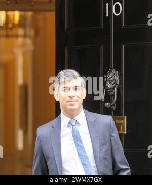 Londra, Regno Unito. 28 febbraio 2024. Rishi Sunak, primo ministro, lascia Downing Street al numero 10 per il credito di PMQ: Ian Davidson/Alamy Live News Foto Stock