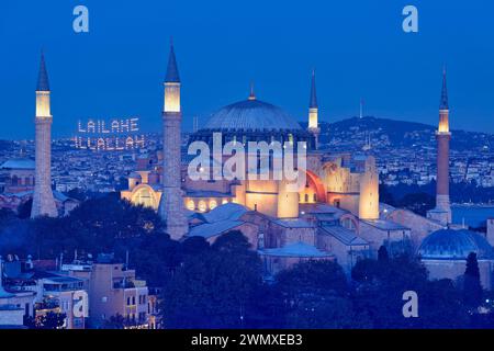 Moschea di Santa Sofia al tramonto, Istanbul, Turchia Foto Stock