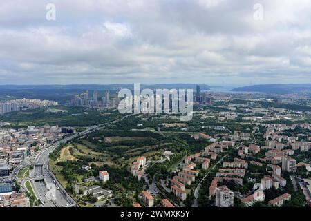 Vista da Istanbul Sapphire, grattacieli, Levent, Besiktas, Istanbul, parte europea, provincia di Istanbul, Turchia Foto Stock