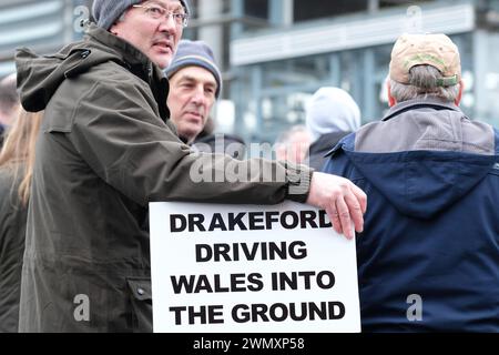 Cardiff, Galles, Regno Unito – mercoledì 28 febbraio 2024 – gli agricoltori gallesi protestano nel centro di Cardiff contro il sistema di agricoltura sostenibile proposto dal governo gallese ( SFS ). Foto Steven May / Alamy Live News Foto Stock