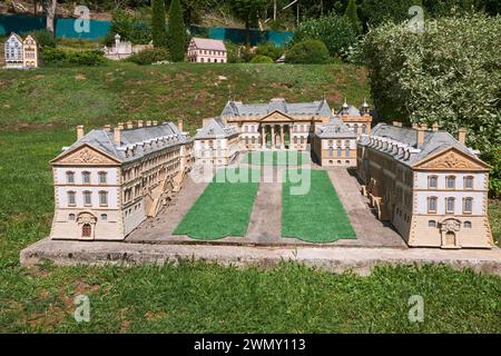 Francia, Vosgi, Plombieres les Bains, parco delle miniature, castello di Luneville Foto Stock