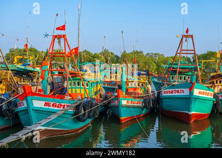 Vietnam, Delta del Mekong, provincia di Kien Giang, ha Tien, porto sul fiume Giang Thanh Foto Stock