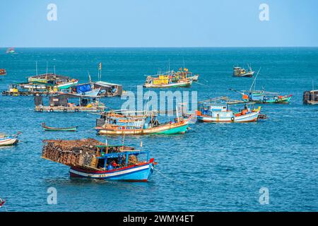 Vietnam, provincia di Kien Giang, isola di Hon Son (o Lai Son), porto di Bai Gieng Foto Stock