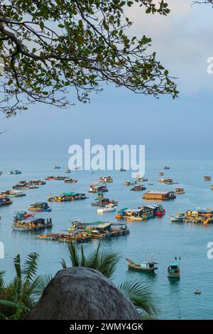 Vietnam, provincia di Kien Giang, isola di Hon Son (o Lai Son), porto di Bai Gieng Foto Stock