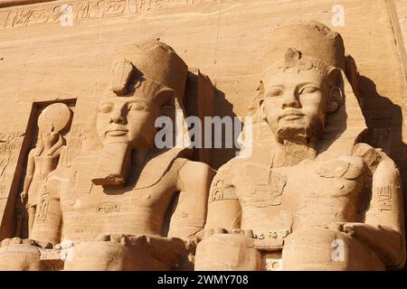 Egitto, Abu Simbel, monumenti nubiani da Abu Simbel a file, patrimonio mondiale dell'UNESCO, tempio Ramses II Foto Stock