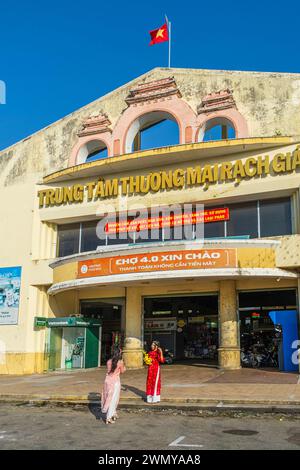 Vietnam, Delta del Mekong, provincia di Kien Giang, Rach gia, il mercato coperto Foto Stock
