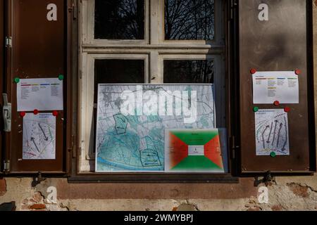 Francia, Alsazia, foresta del Reno, caccia alla selvaggina grossa, piano di caccia e istruzioni di sicurezza Foto Stock