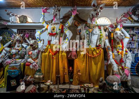 India, Assam, isola di Majuli, maschere e costumi Foto Stock