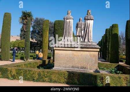 Statua del giardino o monumento dell'esploratore spagnolo al nuovo mondo, Cristoforo Colombo ricevuto dal primo re e regina di Spagna, Ferdinando II di A. Foto Stock