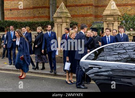 La regina Anna Maria di Grecia, il principe ereditario Pavlos e la principessa ereditaria Maria-Chantal di Grecia il principe Filippo e la principessa Nina di Grecia il principe Nikolas e la principessa Tatiana di Grecia la principessa Teodora e Matteo Kumar la principessa Alexia e Carlos Morales Quintana partono al St Sophias Greek Orthodox Cathedral a Londra, il 28 febbraio 2024, dopo aver partecipato al servizio di ringraziamento per la vita di re Costantino di Grecia foto: Albert Nieboer/Netherlands OUT/Point de Vue OUT Foto Stock