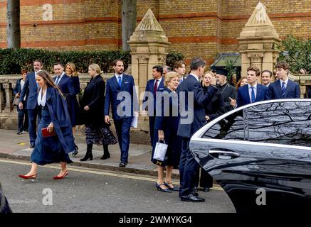 La regina Anna Maria di Grecia, il principe ereditario Pavlos e la principessa ereditaria Maria-Chantal di Grecia il principe Filippo e la principessa Nina di Grecia il principe Nikolas e la principessa Tatiana di Grecia la principessa Teodora e Matteo Kumar la principessa Alexia e Carlos Morales Quintana partono al St Sophias Greek Orthodox Cathedral a Londra, il 28 febbraio 2024, dopo aver partecipato al servizio di ringraziamento per la vita di re Costantino di Grecia foto: Albert Nieboer/Netherlands OUT/Point de Vue OUT Foto Stock