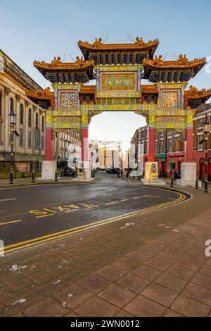 I cancelli della zona di Liverpool, città cinese Foto Stock