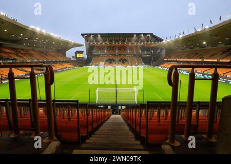 Wolverhampton, Regno Unito. 28 febbraio 2024. Vista interna dello stadio davanti alla partita del 5° turno della Coppa degli Emirati Arabi, Wolverhampton Wanderers vs Brighton e Hove Albion a Molineux, Wolverhampton, Regno Unito, 28 febbraio 2024 (foto di Conor Molloy/News Images) a Wolverhampton, Regno Unito, il 2/28/2024. (Foto di Conor Molloy/News Images/Sipa USA) credito: SIPA USA/Alamy Live News Foto Stock