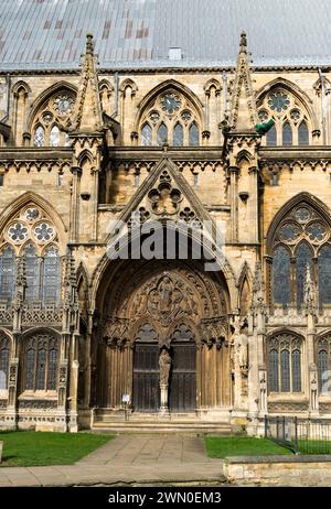 Judgment Porch lato sud della cattedrale di Lincoln, Lincoln City, Lincolnshire, Inghilterra, Regno Unito Foto Stock