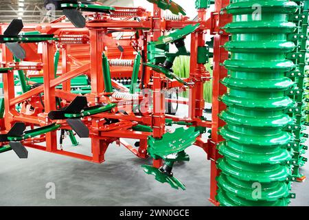 Rullo del letto di semina, erpici e coltivatori in una mostra agricola Foto Stock