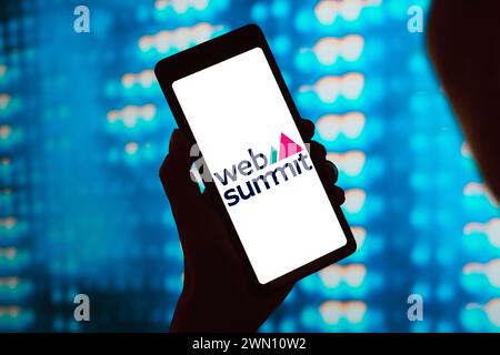 Brasile. 28 febbraio 2024. In questa immagine, il logo Web Summit viene visualizzato sullo schermo di uno smartphone. Credito: SOPA Images Limited/Alamy Live News Foto Stock