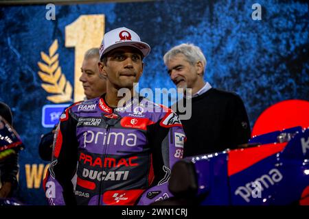 Sakhir, Bahrain, 28 febbraio 2024, Jorge Martin, MotoGP presente al Build Up, round 01 del campionato di Formula 1 2024. Crediti: Michael Potts/Alamy Live News Foto Stock