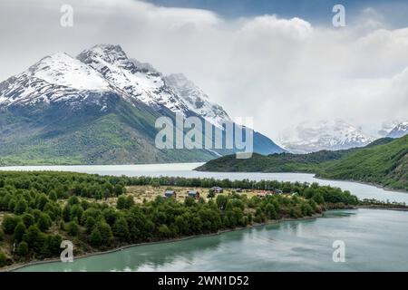 Vista dal circuito "o" nel Parco Nazionale Torres del Paine nella Patagonia meridionale, Cile, Sud America. Foto Stock