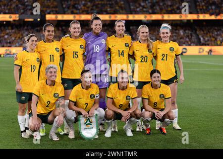 Melbourne, Australia, 28 febbraio 2024. Team Matildas durante la terza giornata della partita di qualificazione olimpica femminile 2024 tra CommBank Matildas e Uzbekistan al Marvel Stadium il 28 febbraio 2024 a Melbourne, Australia. Crediti: Santanu Banik/Speed Media/Alamy Live News Foto Stock