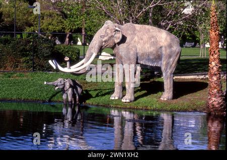 La Brea Tar Pits, catrame, animali, preistorica, mammut, display, turista, attrazione, Los Angeles, California, STATI UNITI Foto Stock