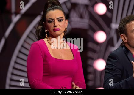 Napoli, Italia. 4 febbraio 2024. Monica Lima (L) ( Arteteca) vista durante il famoso spettacolo comico "Mad in Italy" all'auditorium RAI di Napoli. (Credit Image: © Francesco Cigliano/SOPA Images via ZUMA Press Wire) SOLO PER USO EDITORIALE! Non per USO commerciale! Foto Stock