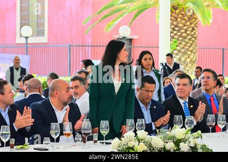 LEON, MESSICO - FEB 28. Alejandra Gutierrez, sindaco della città di Leon durante la cerimonia di Asociacion de Empresas Proveedoras Industriales de Mexico (Associazione delle società fornitrici industriali del Messico) APIMEX ha eletto il Consiglio di amministrazione 2024 - 2025 presso Hotsson Garden il 28 febbraio 2024 a Leon, Messico. (Foto di JVMODEL) Foto Stock