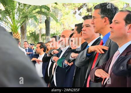 LEON, MESSICO - FEB 28. Diego Sinhue, Governatore dello Stato di Guanajuato, Ale Gutierrez, Sindaco della città di Leon e Consiglio di amministrazione durante la cerimonia dell'Asociacion de Empresas Proveedoras Industriales de Mexico (Associazione delle società fornitrici industriali del Messico) APIMEX ha eletto il Consiglio di amministrazione 2024-2025 presso Hotsson Garden il 28 febbraio 2024 a Leon, Messico. (Foto di JVMODEL) Foto Stock