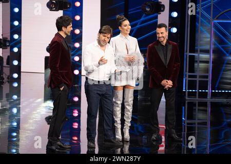 Napoli, Italia. 19 febbraio 2024. Marco Turano, Elisabetta Gregoraci, Rosario Morra e Luigi Esposito (Gigi e Ros) visti durante il famoso spettacolo comico "Mad in Italy" all'auditorium RAI di Napoli. (Credit Image: © Francesco Cigliano/SOPA Images via ZUMA Press Wire) SOLO PER USO EDITORIALE! Non per USO commerciale! Foto Stock