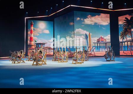 Anteprima der neuen HOLYDAY SU ICE SHOW NO LIMITS a Berlino am 28.02.2024. Premiere - HOLIDAY ON ICE - NO LIMITS *** Premiere del nuovo SPETTACOLO HOLYDAY ON ICE NO LIMITS a Berlino il 28 02 2024 Premiere HOLIDAY ON ICE NO LIMITS Foto Stock