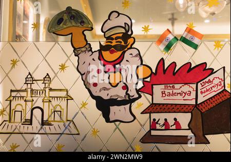 Finestra del ristorante Bademiya Colaba Mumbai Bombay Maharashtra India Foto Stock