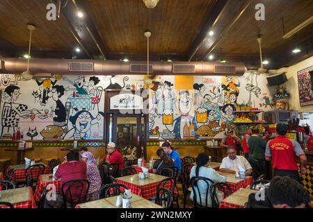 Cafe Mondegar Colaba Causeway Mumbai Bombay Maharashtra India Foto Stock