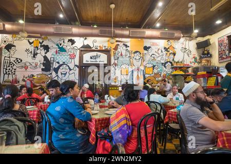 Cafe Mondegar Colaba Causeway Mumbai Bombay Maharashtra India Foto Stock