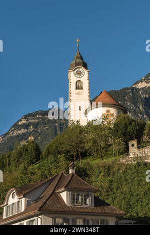 Chiesa parrocchiale cattolica a Fluelen sul lago di Lucerna, Canton Uri, Svizzera Foto Stock