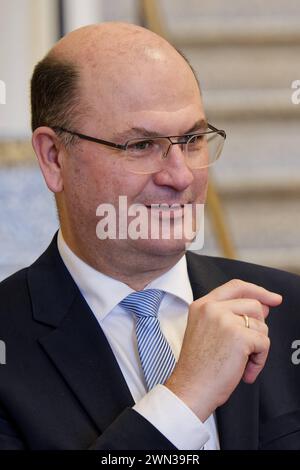 Staatsminister Albert Füracker, CSU. Der bayerische Finanzminister Albert Füracker , CSU, im Bayerischen Landtag. München Bayern Deutschland *** Ministro di Stato Albert Füracker , CSU il Ministro delle finanze bavarese Albert Füracker , CSU, nel Parlamento di Stato bavarese Monaco di Baviera Germania Copyright: XRolfxPossx Foto Stock