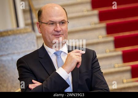 Staatsminister Albert Füracker, CSU. Der bayerische Finanzminister Albert Füracker , CSU, im Bayerischen Landtag. München Bayern Deutschland *** Ministro di Stato Albert Füracker , CSU il Ministro delle finanze bavarese Albert Füracker , CSU, nel Parlamento di Stato bavarese Monaco di Baviera Germania Copyright: XRolfxPossx Foto Stock
