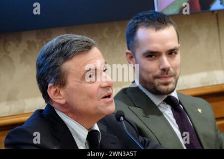 Roma, Italia. 29 febbraio 2024. Il segretario di azione Carlo Calenda con il fondatore di NOS Alessandro Tommasi durante la conferenza stampa azione nos sulle elezioni europee tenutasi al Senato a Roma, Gioved&#xec;, 29 febbraio 2024 (foto Mauro Scrobogna/LaPresse) il segretario di azione Carlo Calenda con il fondatore di NOS Alessandro Tommasi durante la conferenza stampa di azione NOS sulle elezioni europee tenutesi al Senato di Roma, giovedì 29 febbraio 2024. (Foto di Mauro Scrobogna/LaPresse) credito: LaPresse/Alamy Live News Foto Stock