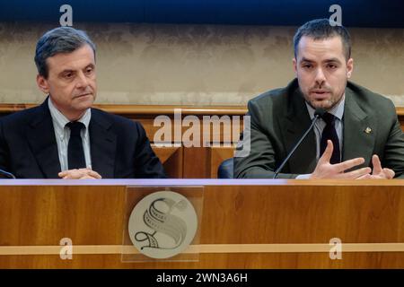 Roma, Italia. 29 febbraio 2024. Il segretario di azione Carlo Calenda con il fondatore di NOS Alessandro Tommasi durante la conferenza stampa azione nos sulle elezioni europee tenutasi al Senato a Roma, Gioved&#xec;, 29 febbraio 2024 (foto Mauro Scrobogna/LaPresse) il segretario di azione Carlo Calenda con il fondatore di NOS Alessandro Tommasi durante la conferenza stampa di azione NOS sulle elezioni europee tenutesi al Senato di Roma, giovedì 29 febbraio 2024. (Foto di Mauro Scrobogna/LaPresse) credito: LaPresse/Alamy Live News Foto Stock