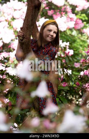 16/05/21 Hettie Lewin, 10. Rododendri e azalee a Lee Gardens, vicino a Matlock, nel Derbyshire, sono finalmente in piena fioritura. Il proprietario Pete Tye ha detto: ÒThe Foto Stock