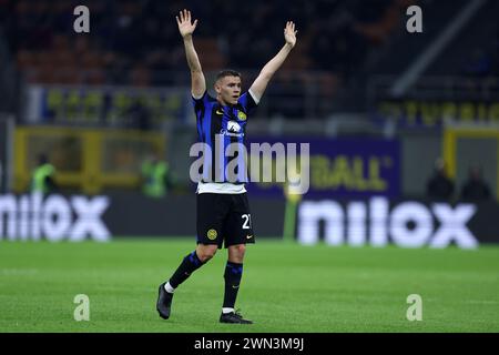 Milano, Italia. 28 febbraio 2024. Kristjan Asllani del FC Internazionale gesti durante la partita di calcio di serie A tra FC Internazionale e Atalanta BC allo Stadio Giuseppe Meazza il 28 febbraio 2024 a Milano. Crediti: Marco Canoniero/Alamy Live News Foto Stock