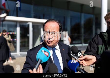 Auzeville Tolosane, Francia. 29 febbraio 2024. L'ex presidente francese Francois Hollande partecipa a una conferenza con gli studenti di ingegneria presso l'Ecole Nationale Superieure Agronomique de Toulouse (INP-ENSAT) il 29 febbraio 2024 ad Auzeville-Tolosane vicino a Tolosa, nel sud della Francia. Il tema della riunione era l'agricoltura di domani. Foto di Alexis Jumeau/ABACAPRESS.COM credito: Abaca Press/Alamy Live News Foto Stock