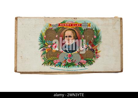 Scatola di sigari vintage Henry Clay Habana - Miembro de laAcademoia Nacional de Agricultura industria y Comercio de Paris isolata su sfondo bianco Foto Stock